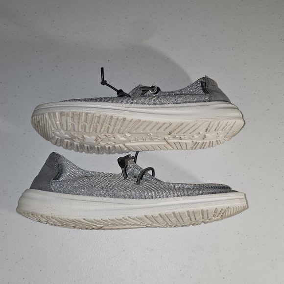 Hey Dude Wendy Stretch Sparkling Gray Size US6/ Euro 37 Comfy, Fun, Trendy VGUC - Picture 16 of 16